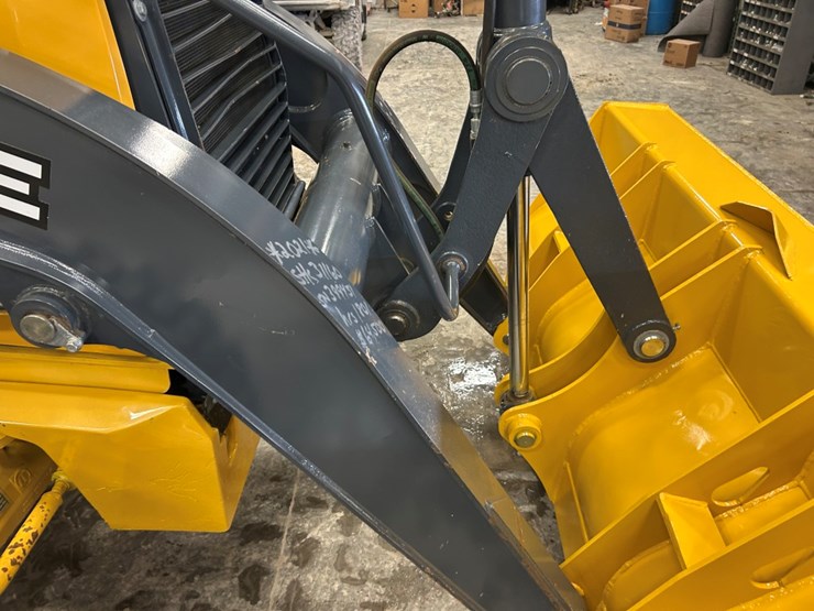 2021-deere-310sl-hl-image-9