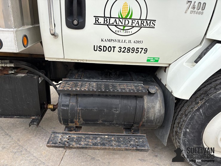 2004-international-7400-image-18