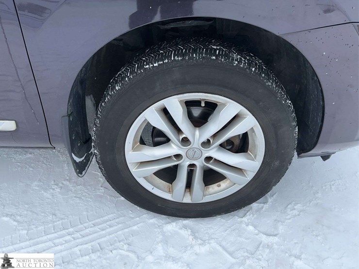 2013-nissan-rogue-image-10