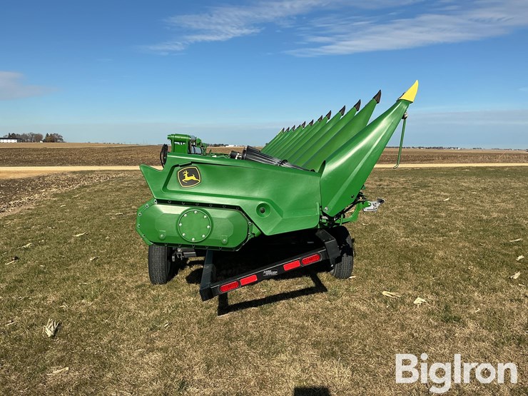 2024-john-deere-c12f-image-4