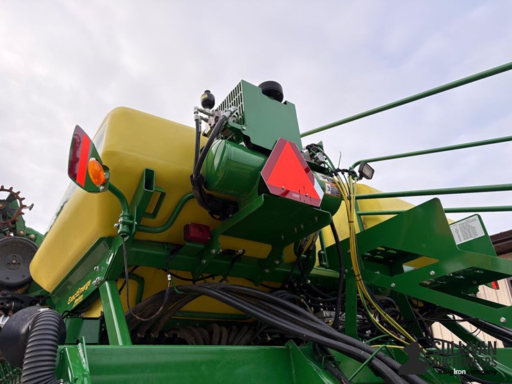 2019-john-deere-1795-image-19