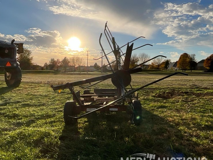 kelderman-6-row-corn-reel-on-cart-image-4