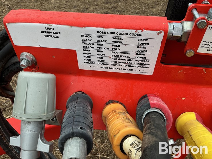 2020-kuhn-krause-excelerator-8005-30’-vertical-tillage-image-16
