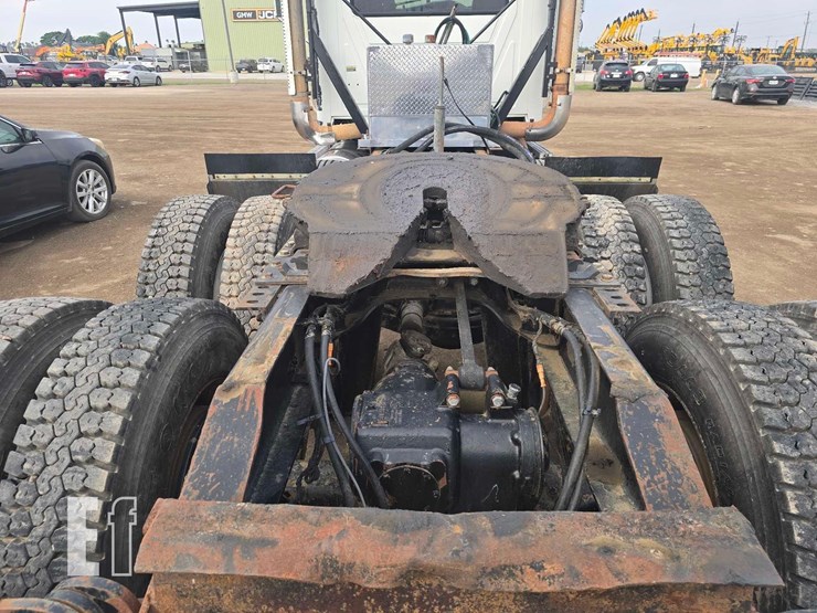 2009-mack-granite-gu713-image-39