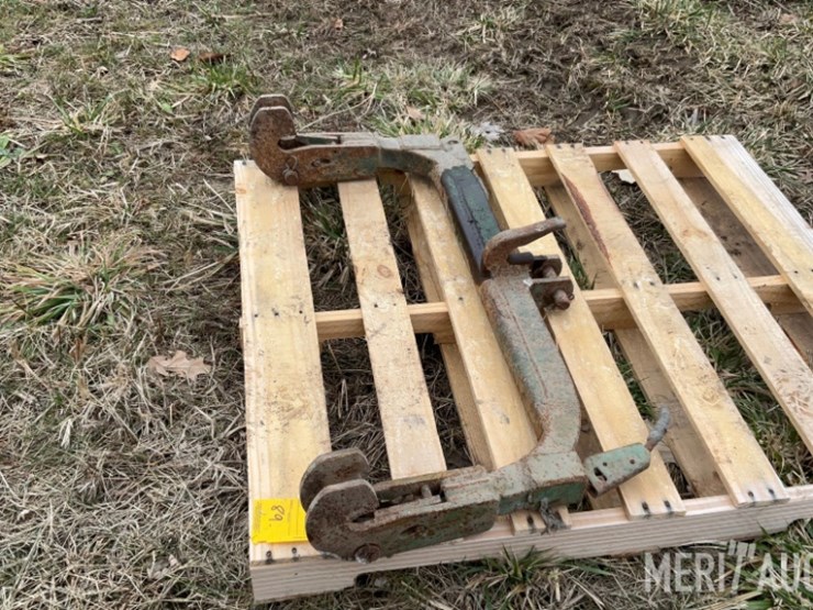 john-deere-quick-hitch-image-2