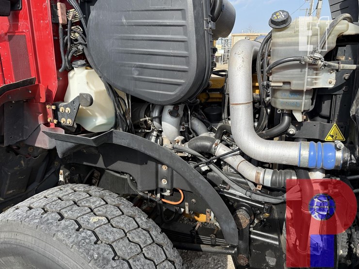 2012-caterpillar-ct660s-image-18