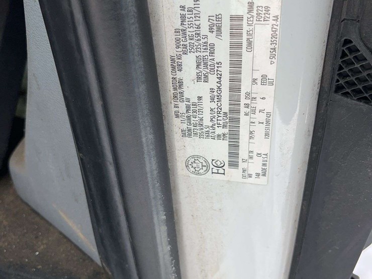 2016-ford-transit-image-12