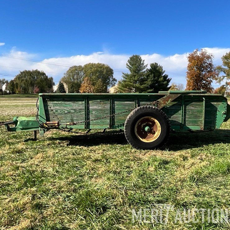 John Deere Manure Spreader