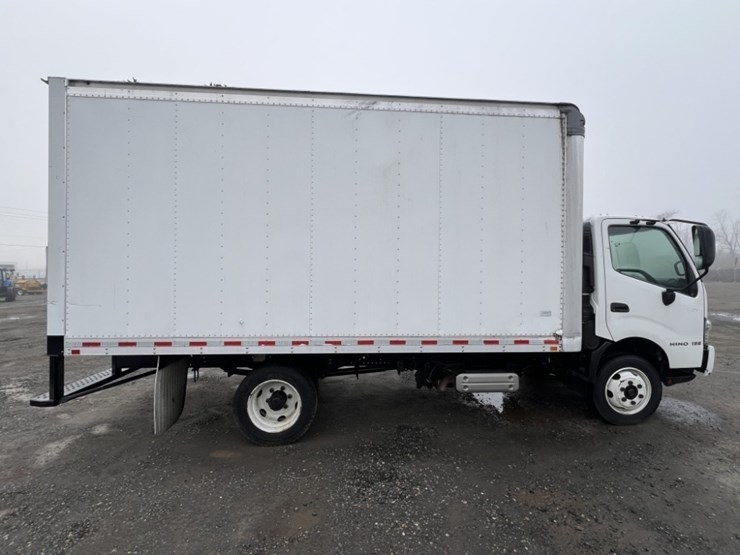 2020-hino-195-image-3