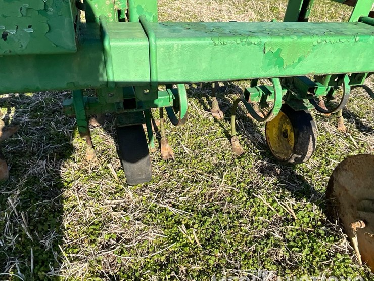 john-deere-8-image-10