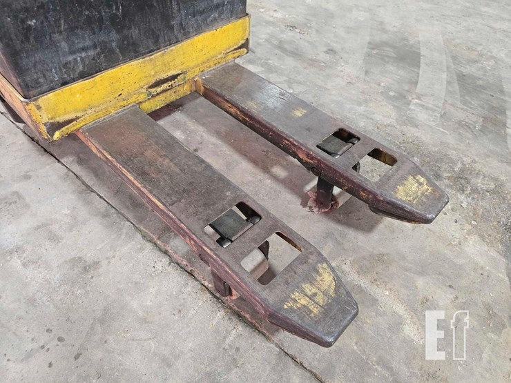 2009-yale-mpb040e-image-10