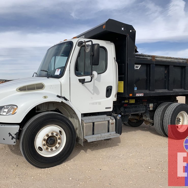 2011 FREIGHTLINER M2 106
