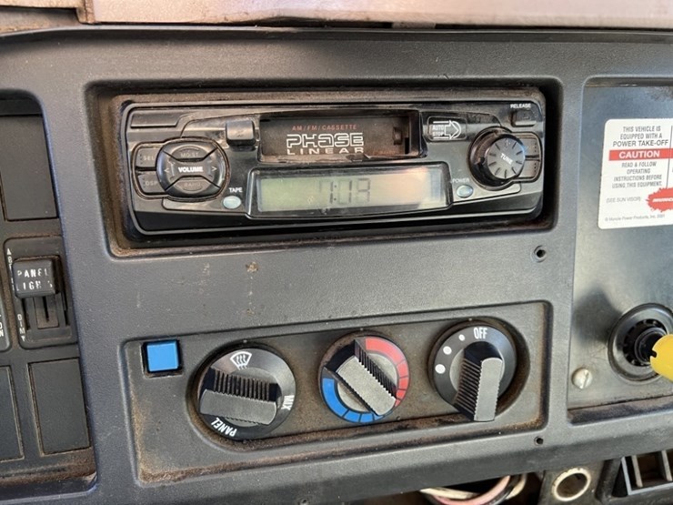 1996-international-4700-image-34