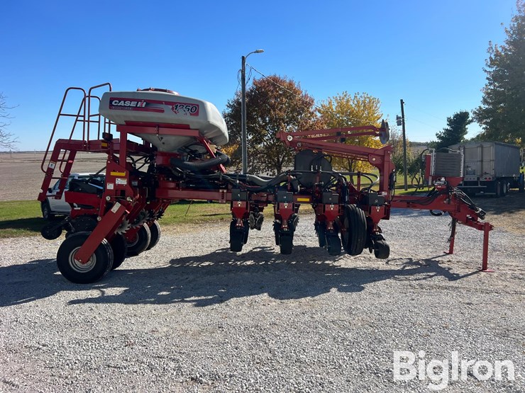 2013-case-ih-1250-image-4