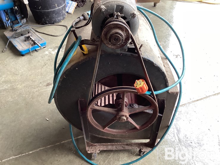 shop-fan-on-wheels-image-13