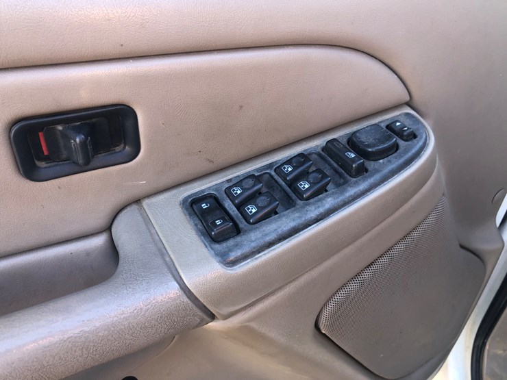 2006-chevrolet-3500-image-16