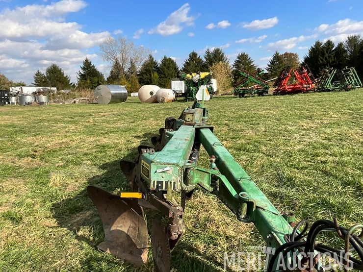 john-deere-2810-image-8