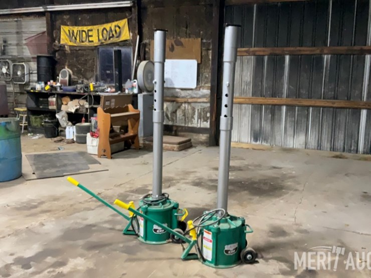 (2)-emerson-manufacturing-company-jack-model-220-image-1