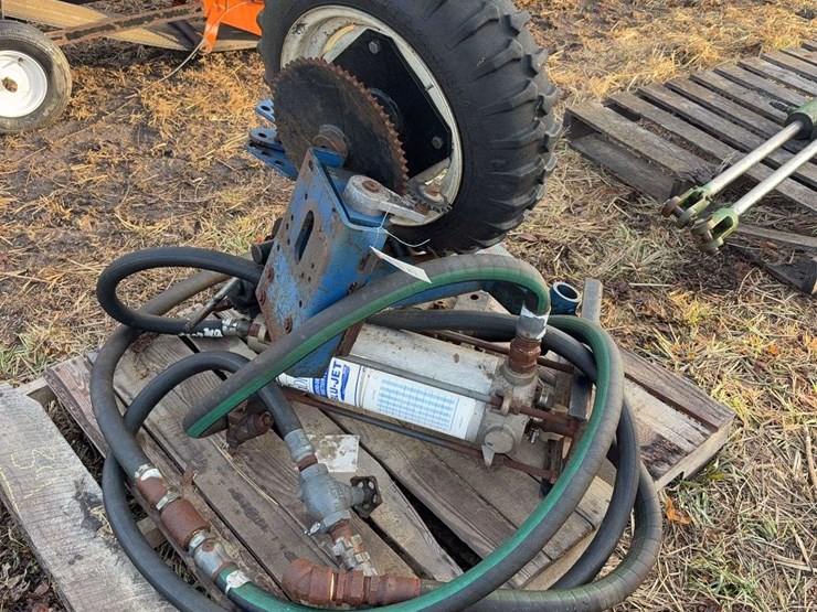 nh3-ground-driven-pump-with-hoses,-blue-jet-injection-pump-image-2