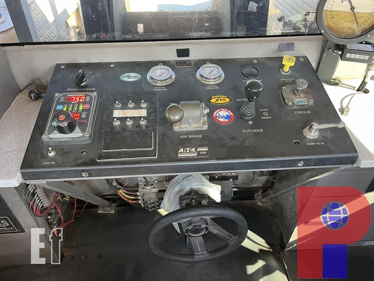 2015-freightliner-business-class-m2-106-image-10