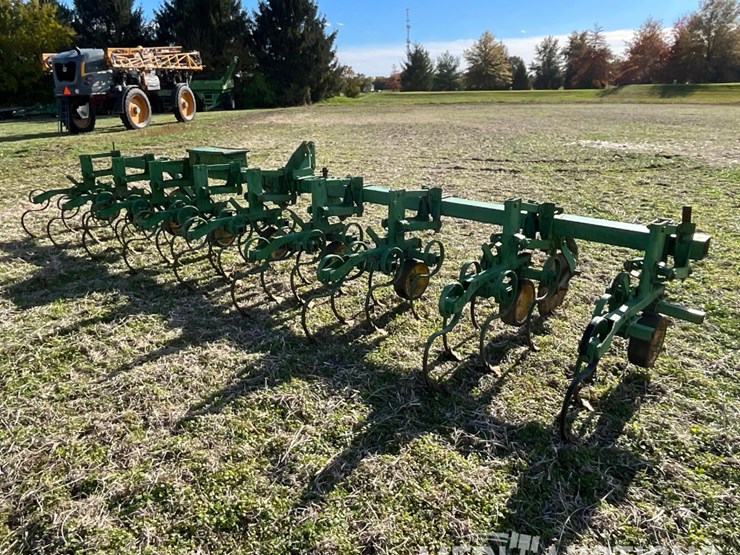 john-deere-8-image-5