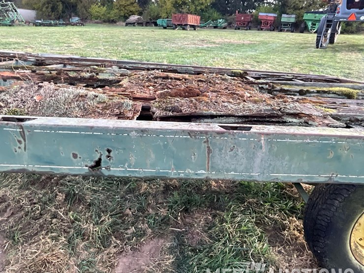 hay-rack-on-john-deere-running-gear-image-41