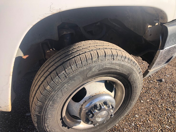 2006-chevrolet-3500-image-10