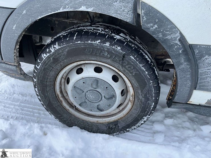 2016-ford-transit-image-8