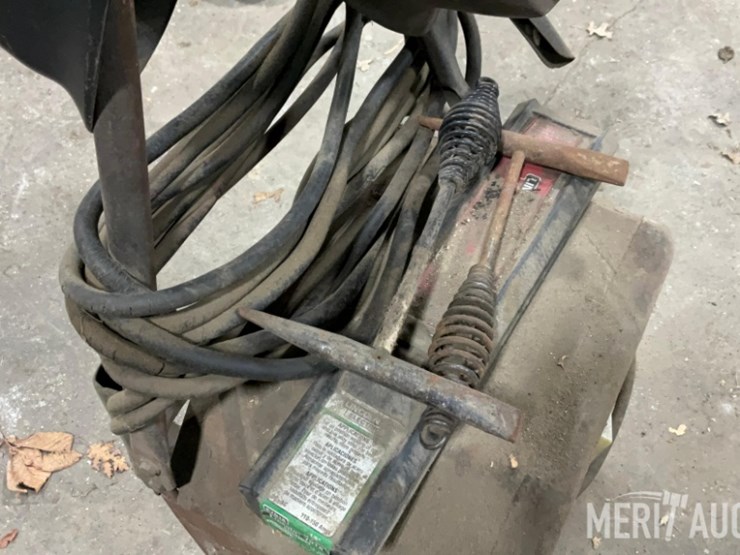 lincoln-arc-welder-image-3