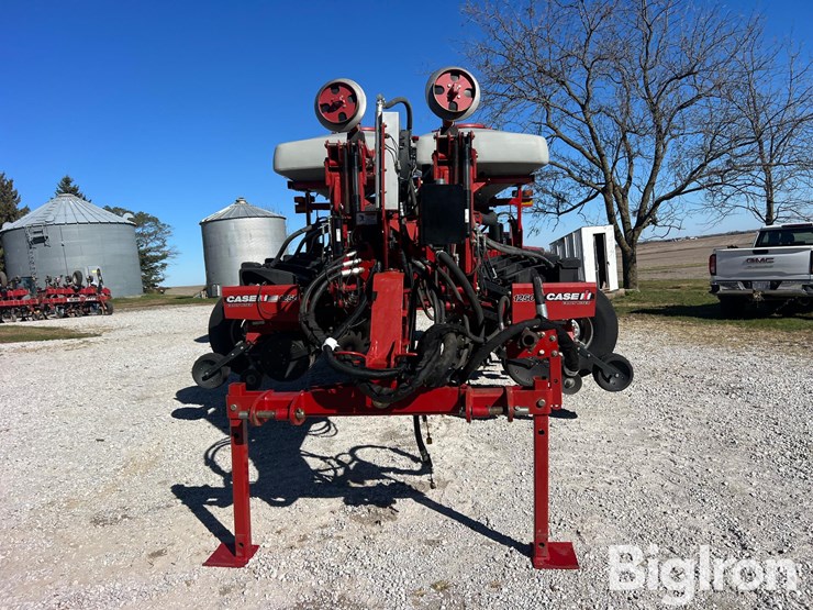 2013-case-ih-1250-image-2