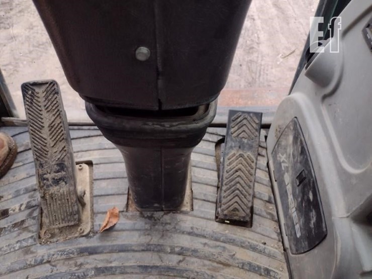 2005-gradall-xl3300-image-8