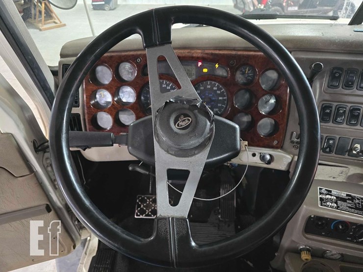 2005-mack-vision-cxn613-image-15