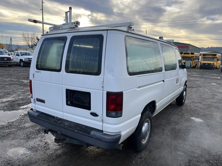 2006-ford-e350-image-4
