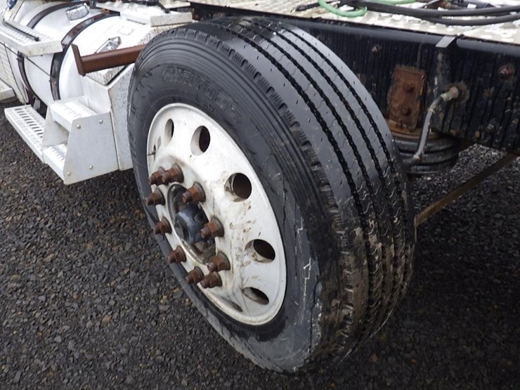 2018-western-star-5700xe-image-26