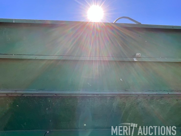 tandem-axle-2-compartment-feed-wagon-image-30