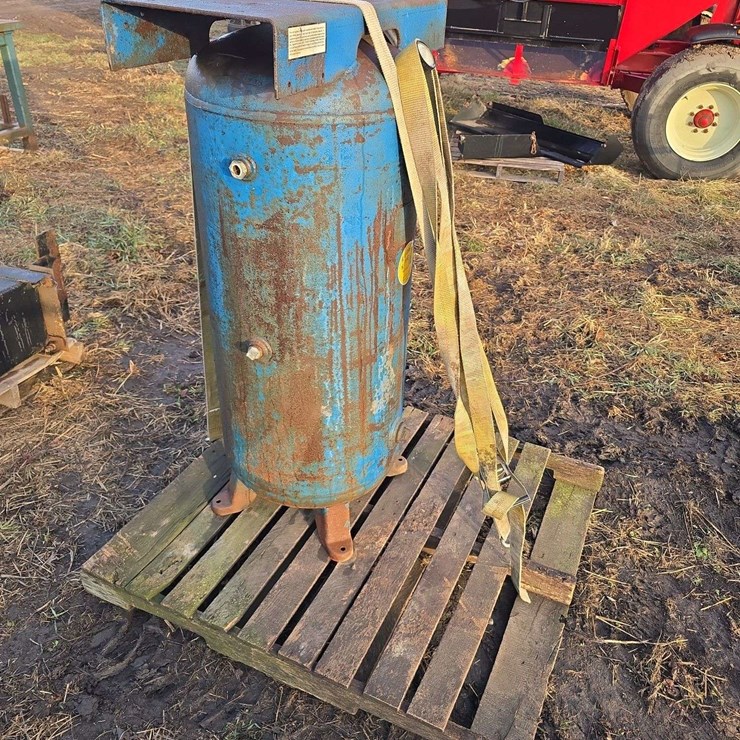 Rural King upright air tank, no motor