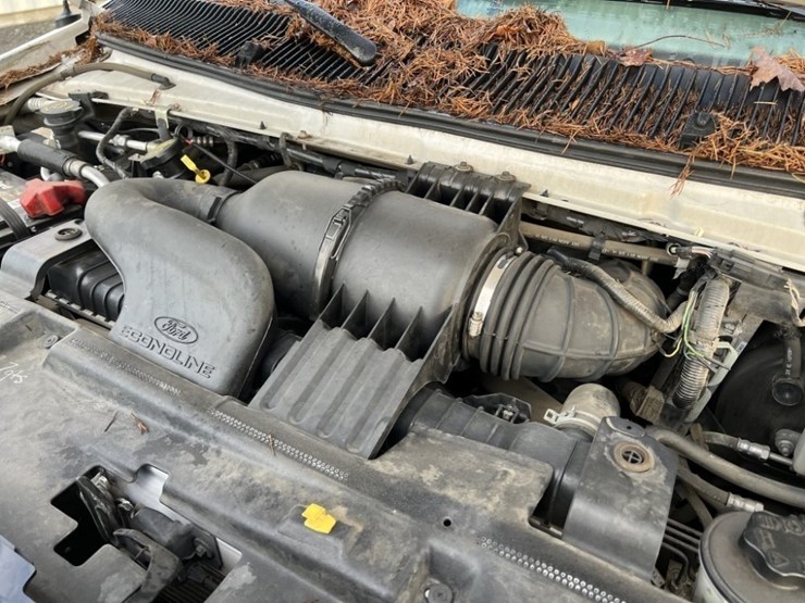 2011-ford-e350-image-11