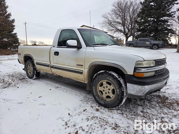 1999-chevrolet-silverado-1500-image-3