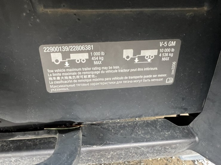 2016-chevrolet-suburban-image-20