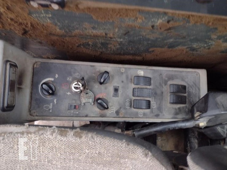 2005-gradall-xl3300-image-10