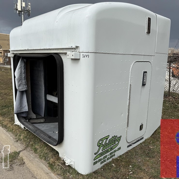 63 PETERBILT SLEEPER W/ AIR RIDE COMPONENTS