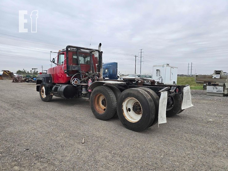 2003-mack-rd688s-image-4