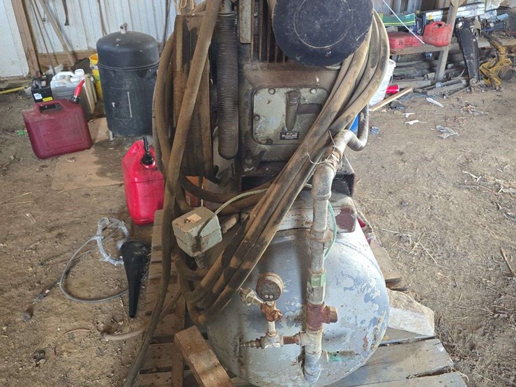 30-gallon-air-compressor-with-motor,-needs-work-image-2