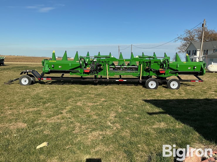 2024-john-deere-c12f-image-6