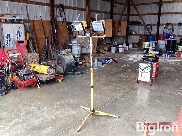 halogen-shop-light-image-1