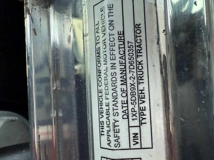 2007-peterbilt-379-image-18