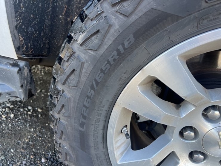 2018-chevrolet-tahoe-image-18