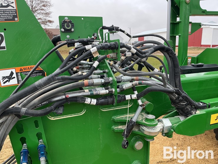 2025-john-deere-db60-image-12