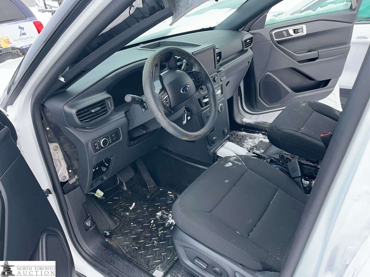 2025-ford-explorer-image-25