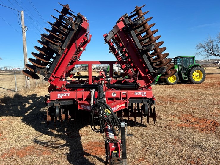 #4-•-2019-mcfarlane-5124-image-14